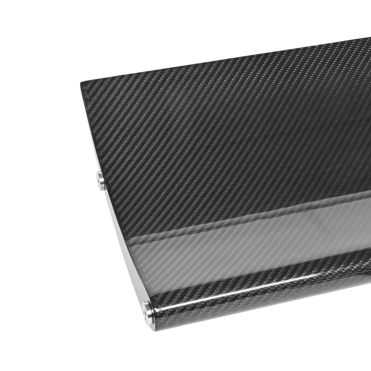 Close-up of the GT4+ 1600 mm pre-preg carbon fiber rear wing profile and weave