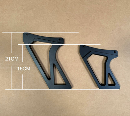 Comparison of 16 cm Street Spec and 21 cm GT4 Spec rear wing mounts